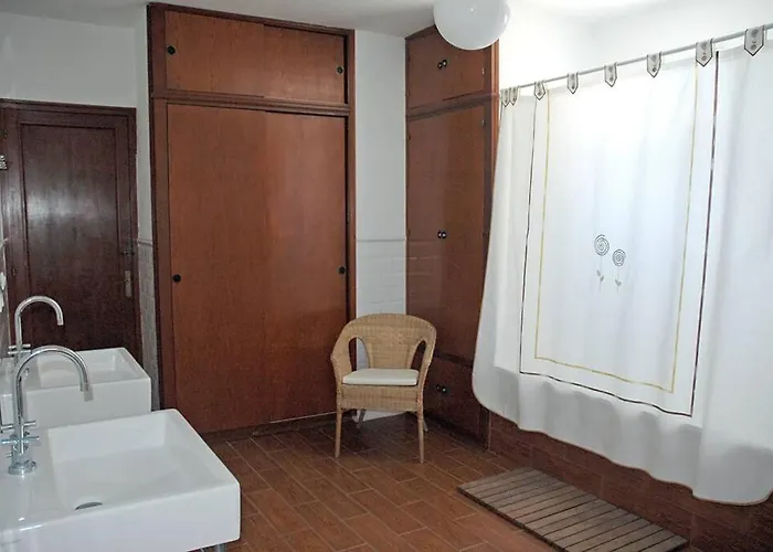 With Pool, 200m From Сasa de vacaciones *