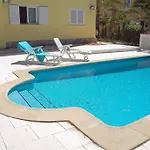 펜션 With Pool, 200m From *