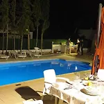 펜션 With Pool, 200m From 칼라 블랑카