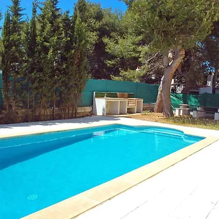 With Pool, 200m From